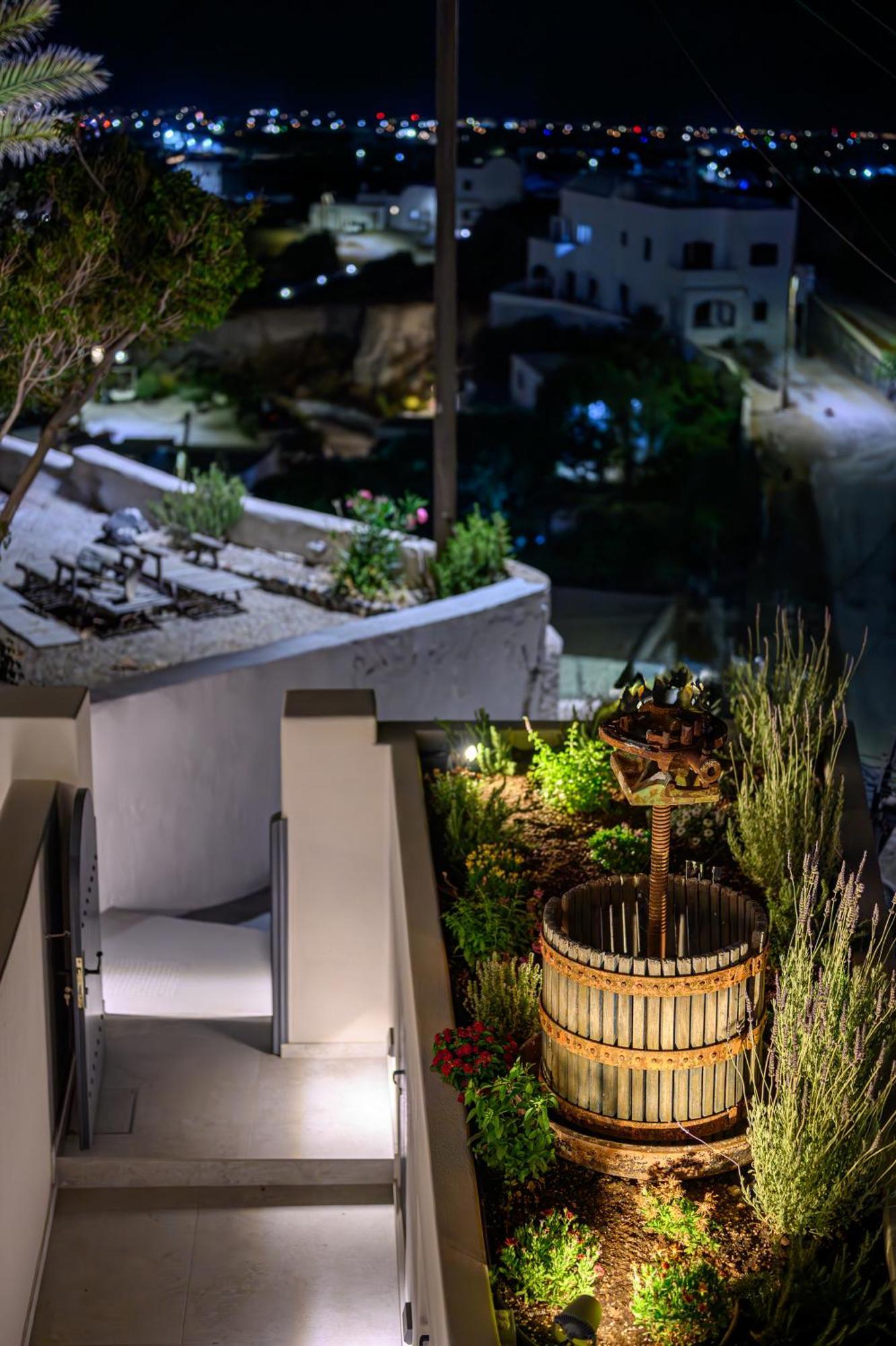 Galaria Serenity Suites Vothon Bagian luar foto