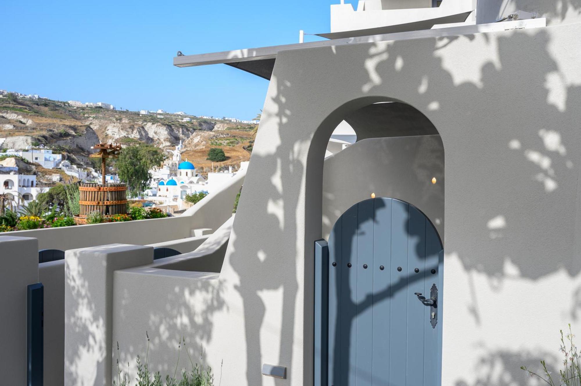 Galaria Serenity Suites Vothon Bagian luar foto